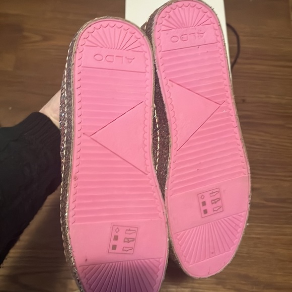 Super sparkly gorgeous brand new with box only ever tried on in the store - Picture 4 of 6